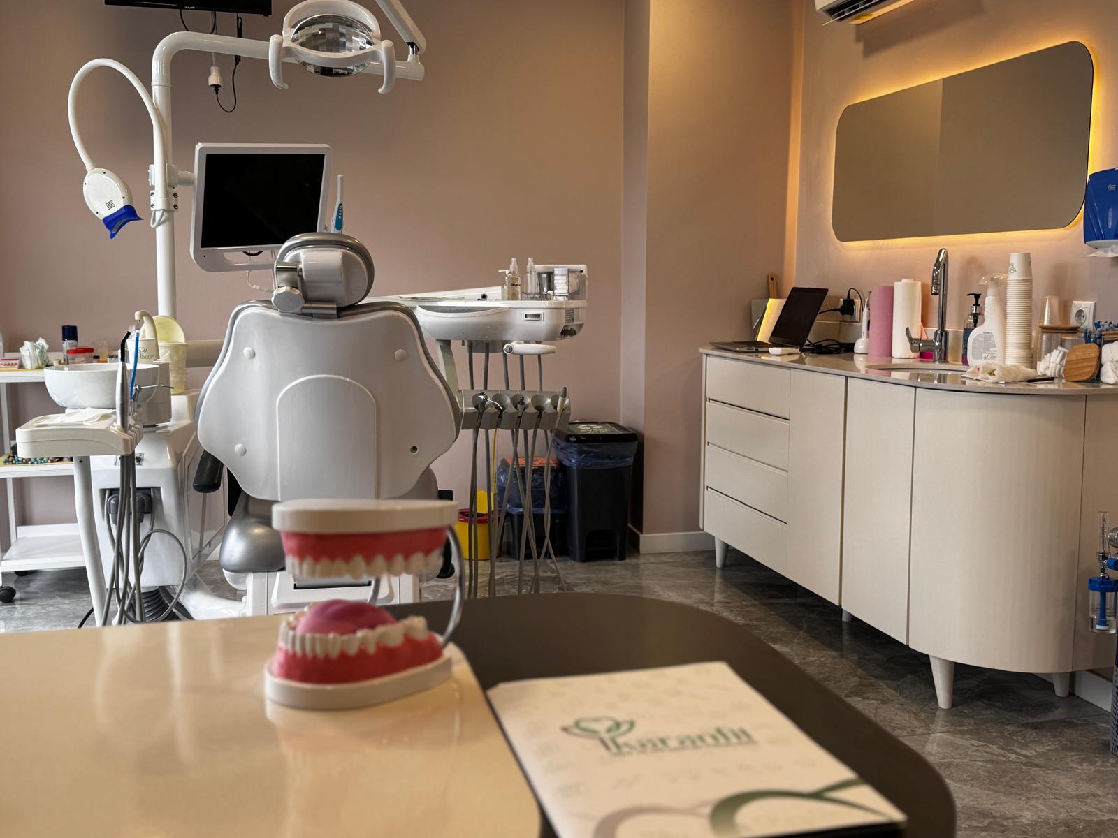 Karanfil kliniği — tedavi odası